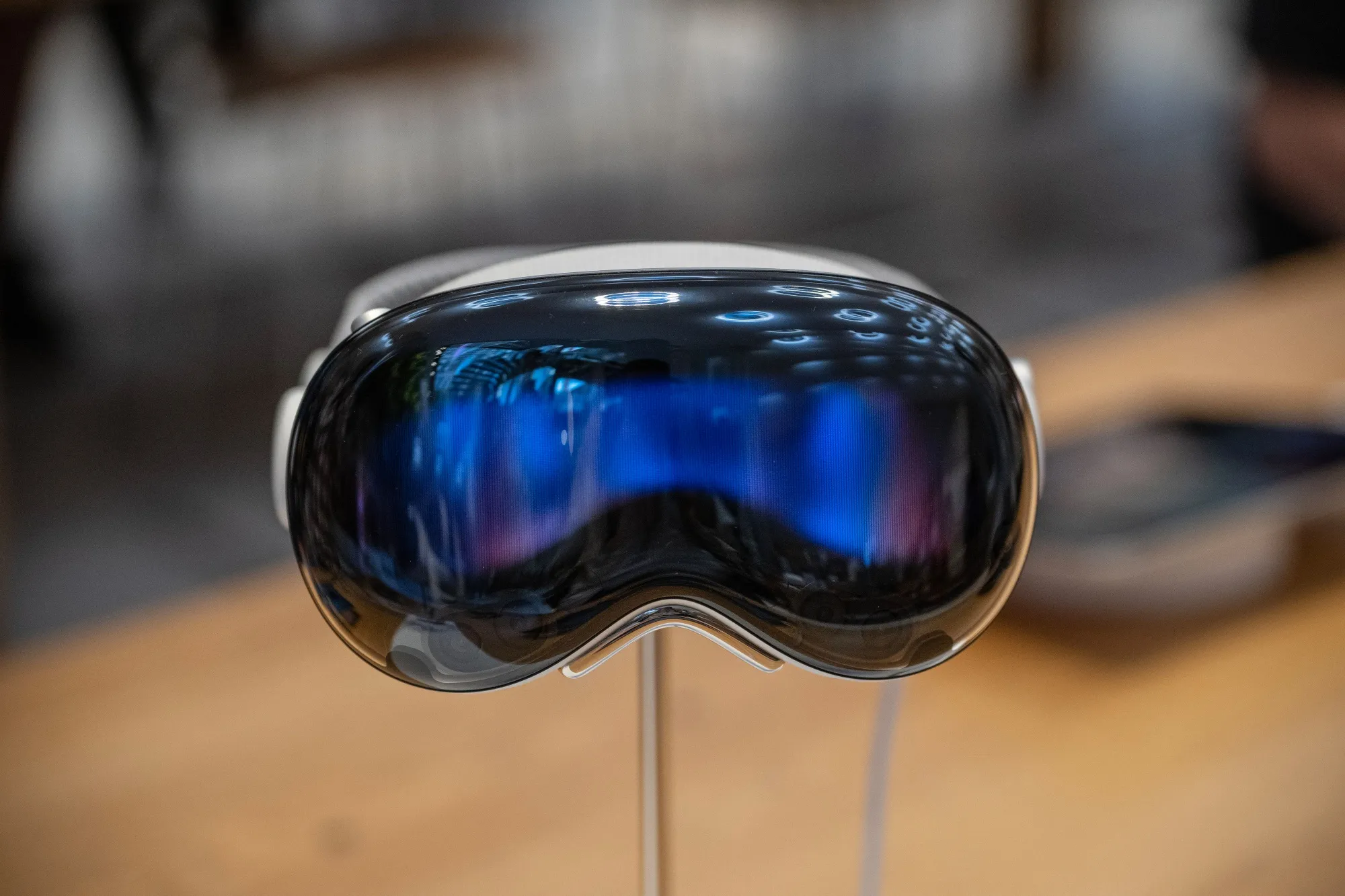 アップル、Vision Pro刷新見送り－メタに対抗でスマートグラス優先 