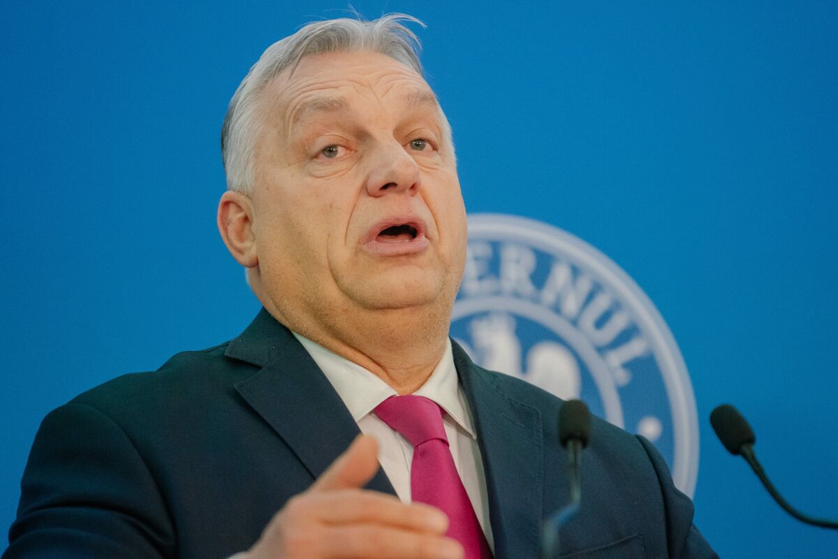 🟪"Proteste a Budapest: Gli Ungheresi si Oppongono alla Censura di Orban in Vista delle Elezioni"