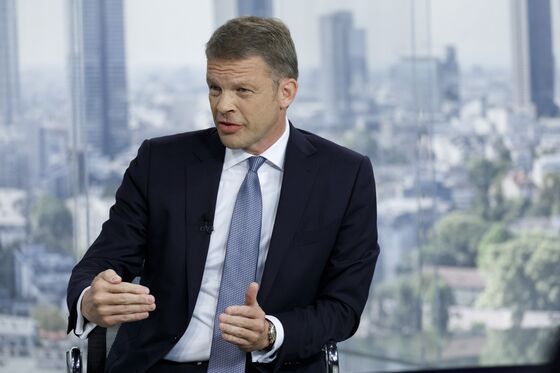 Deutsche Bank Said to Lose Money on Risk-Management Trades