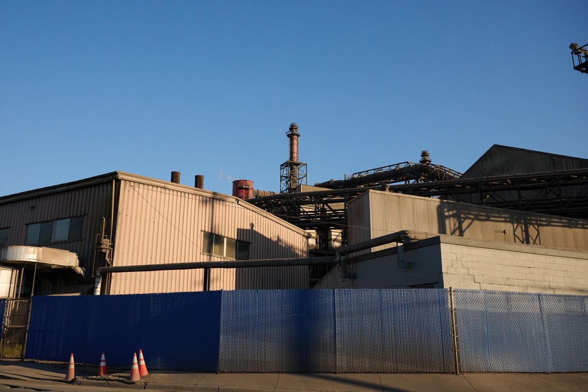 Steelmaker Cliffs Defends Stelco Cuts, Seeks Meeting With Joly