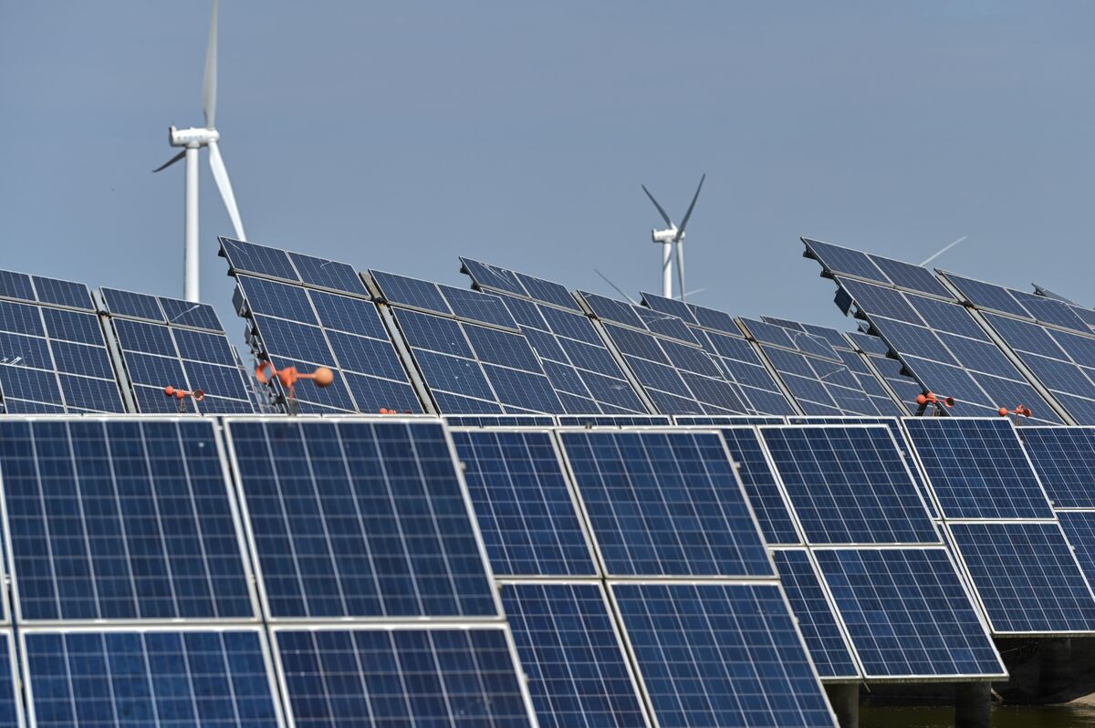EDF Said to Plan Sale of Chinese Renewables Amid Nuclear Shift