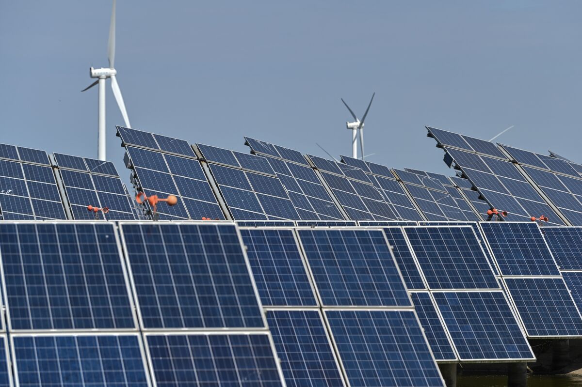 EDF Said to Plan Sale of Chinese Renewables Amid Nuclear Shift