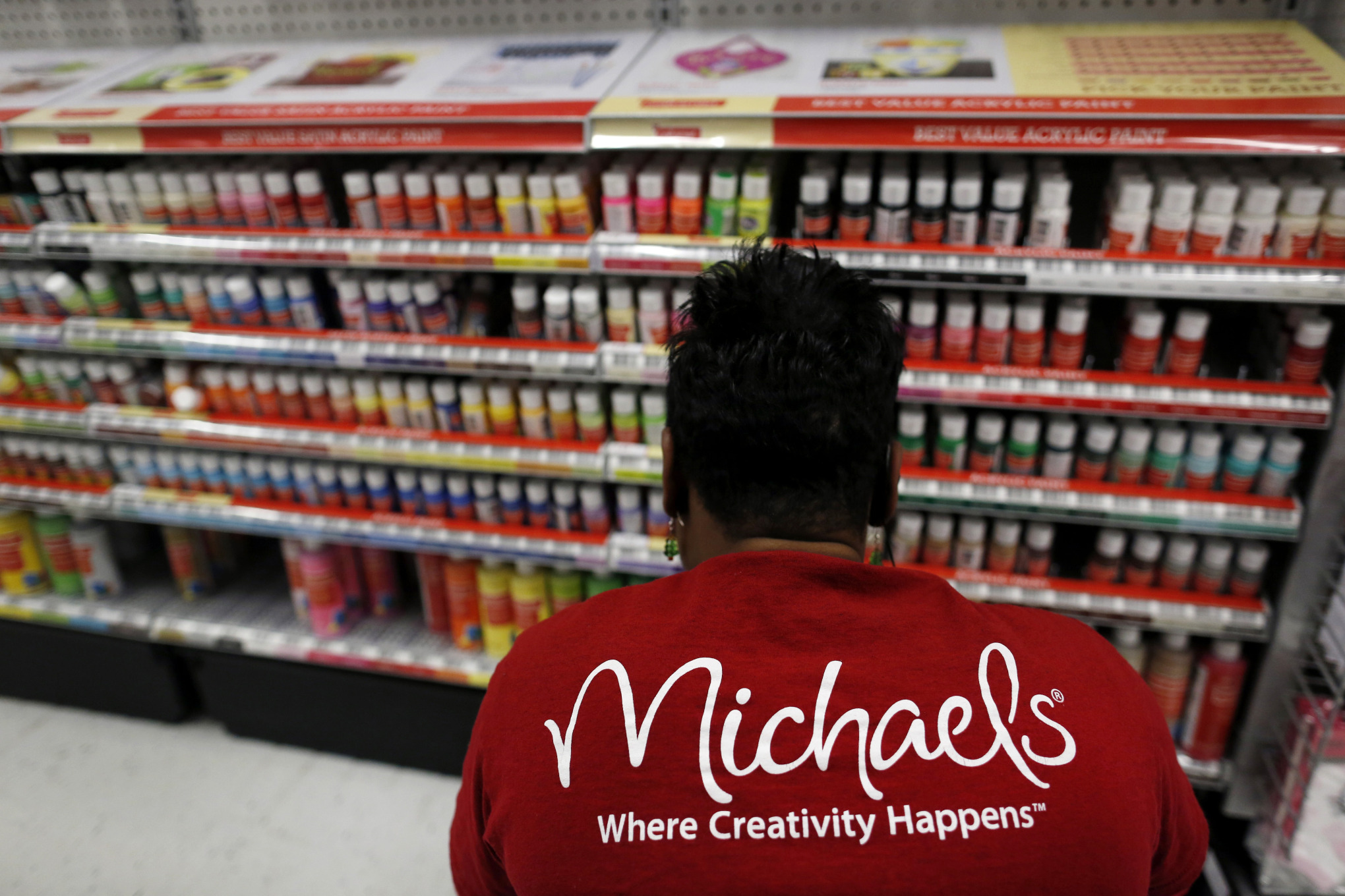 Michaels to be acquired by Apollo for $3.3 billion