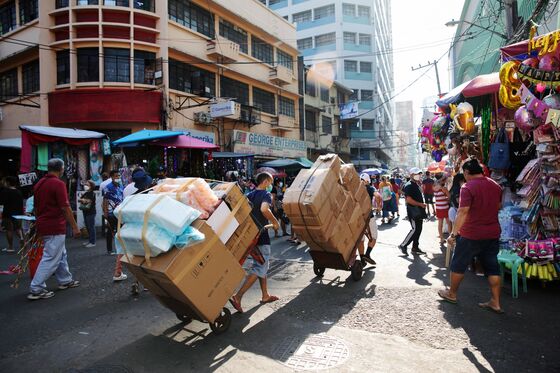 Philippine Firms Most Confident Since 2019, Consumers Are Bleak