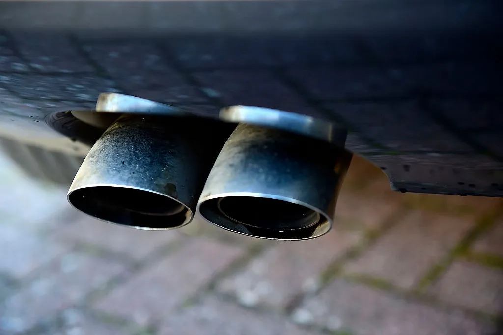 1472190652_exhaust