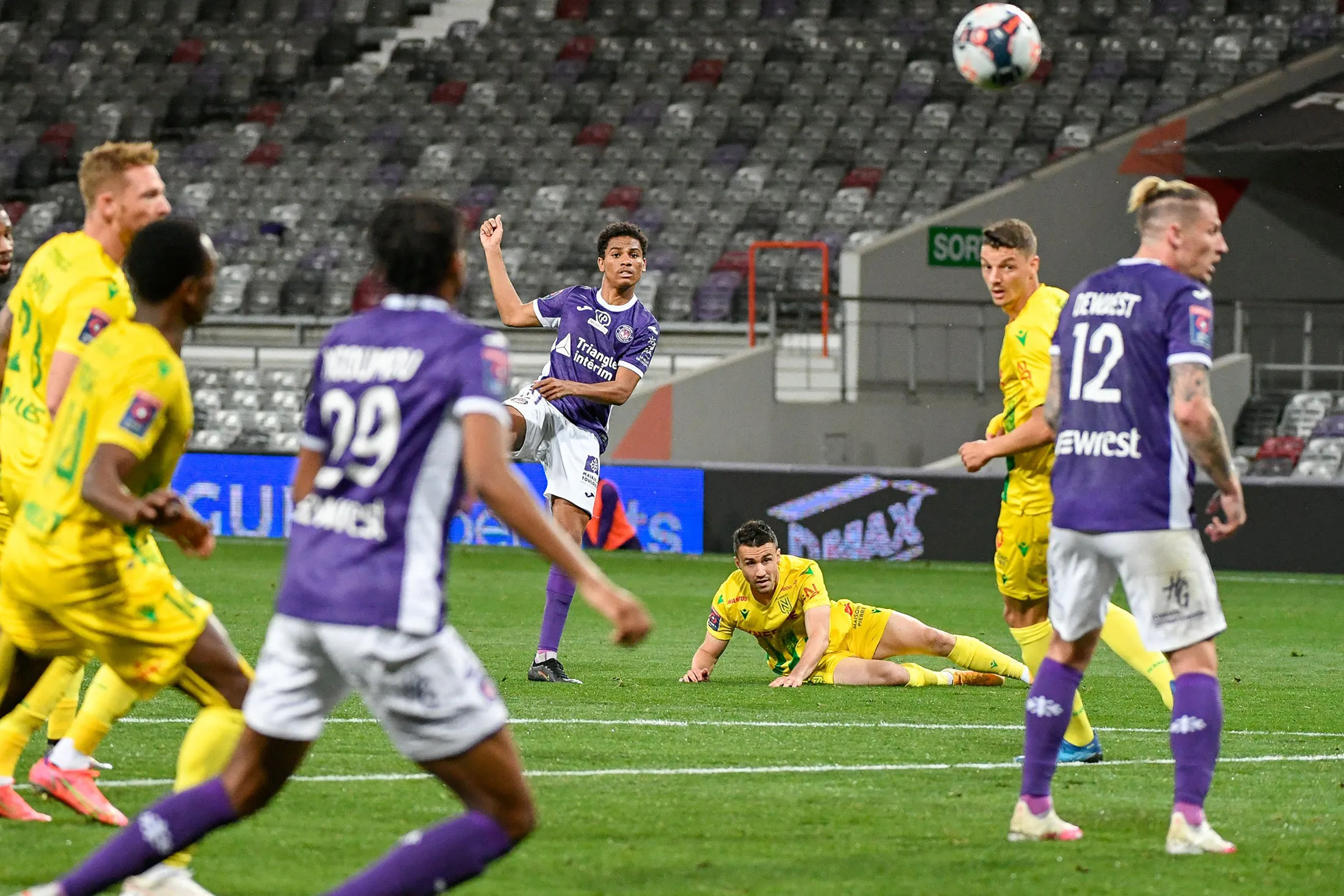 FBL-FRA-LIGUE1-TOULOUSE-NANTES