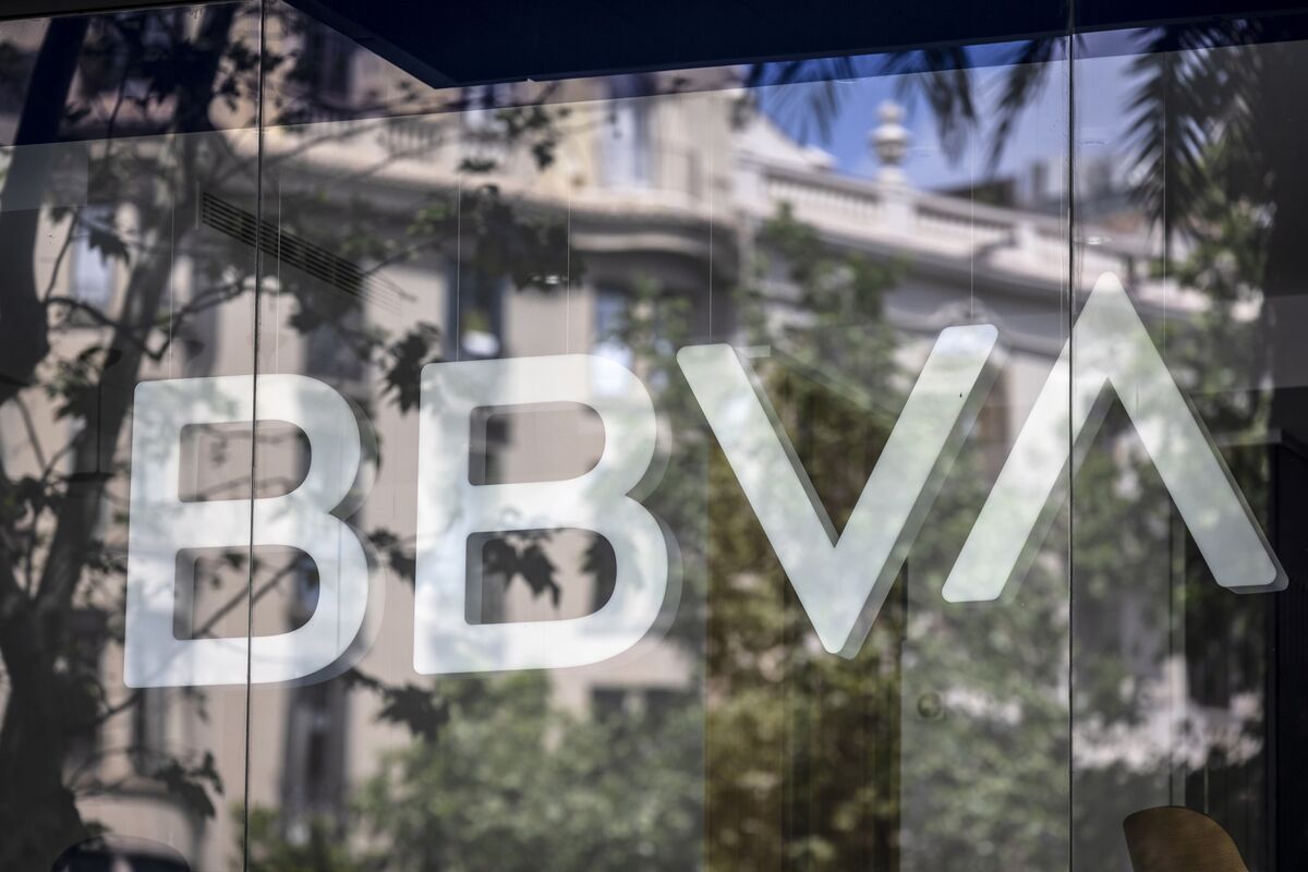 BBVA, Sabadell Clash on Competition as Spain Deal Verdict Nears