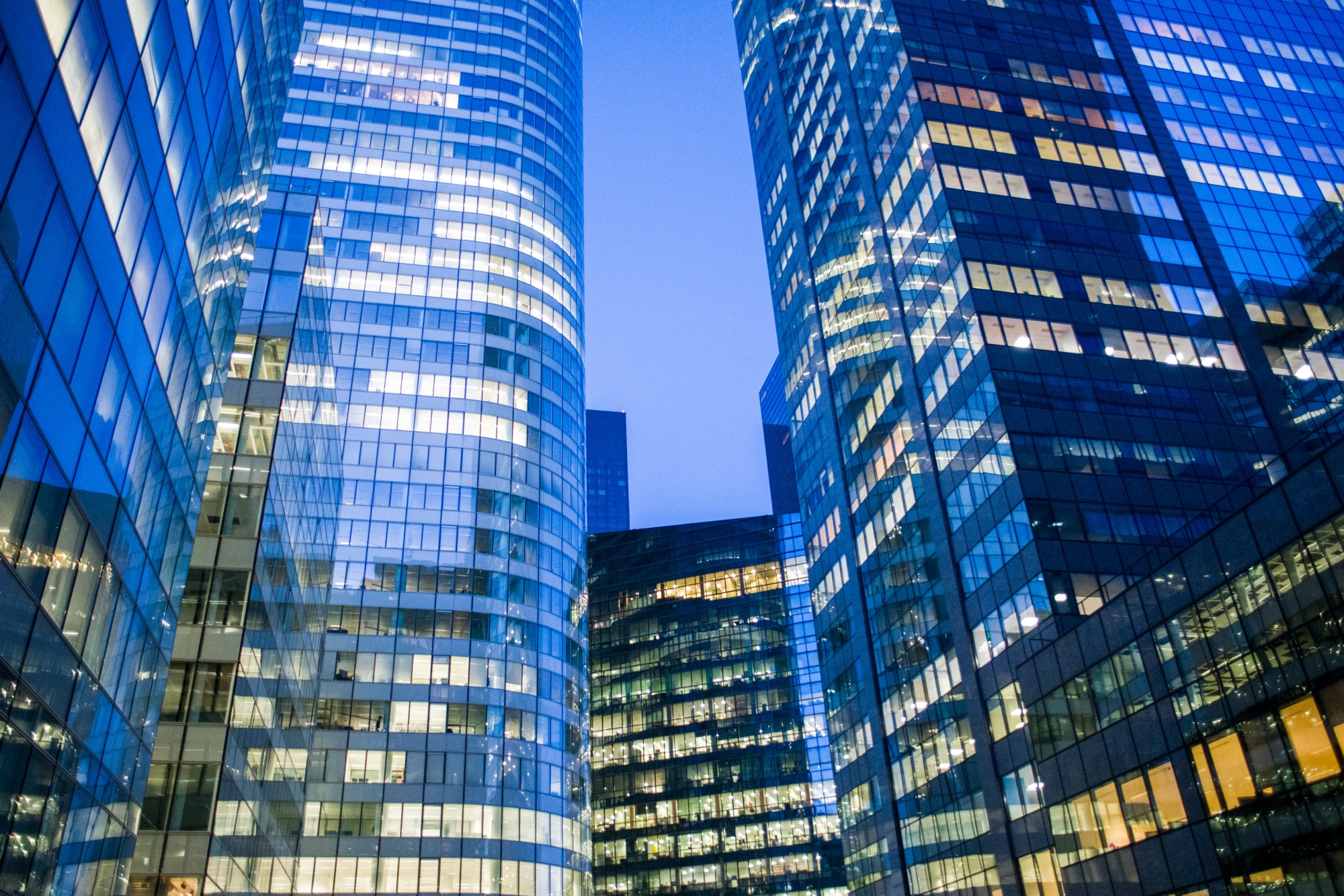 Paris Commercial Real Estate Sales Slump to Lowest Since 2009 Bloomberg