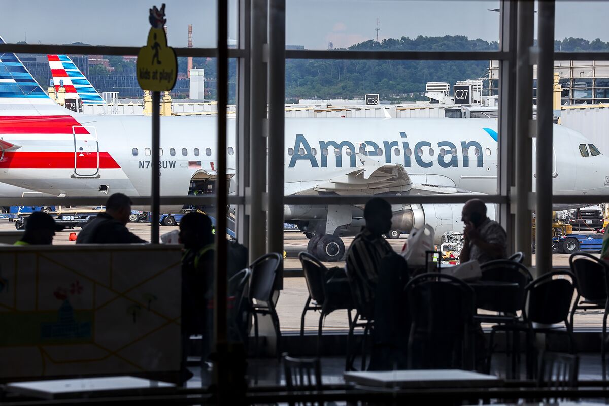 bloomberg.com - Sri Taylor - American Airlines Widens Its Loss Prediction as Fuel Costs Rise