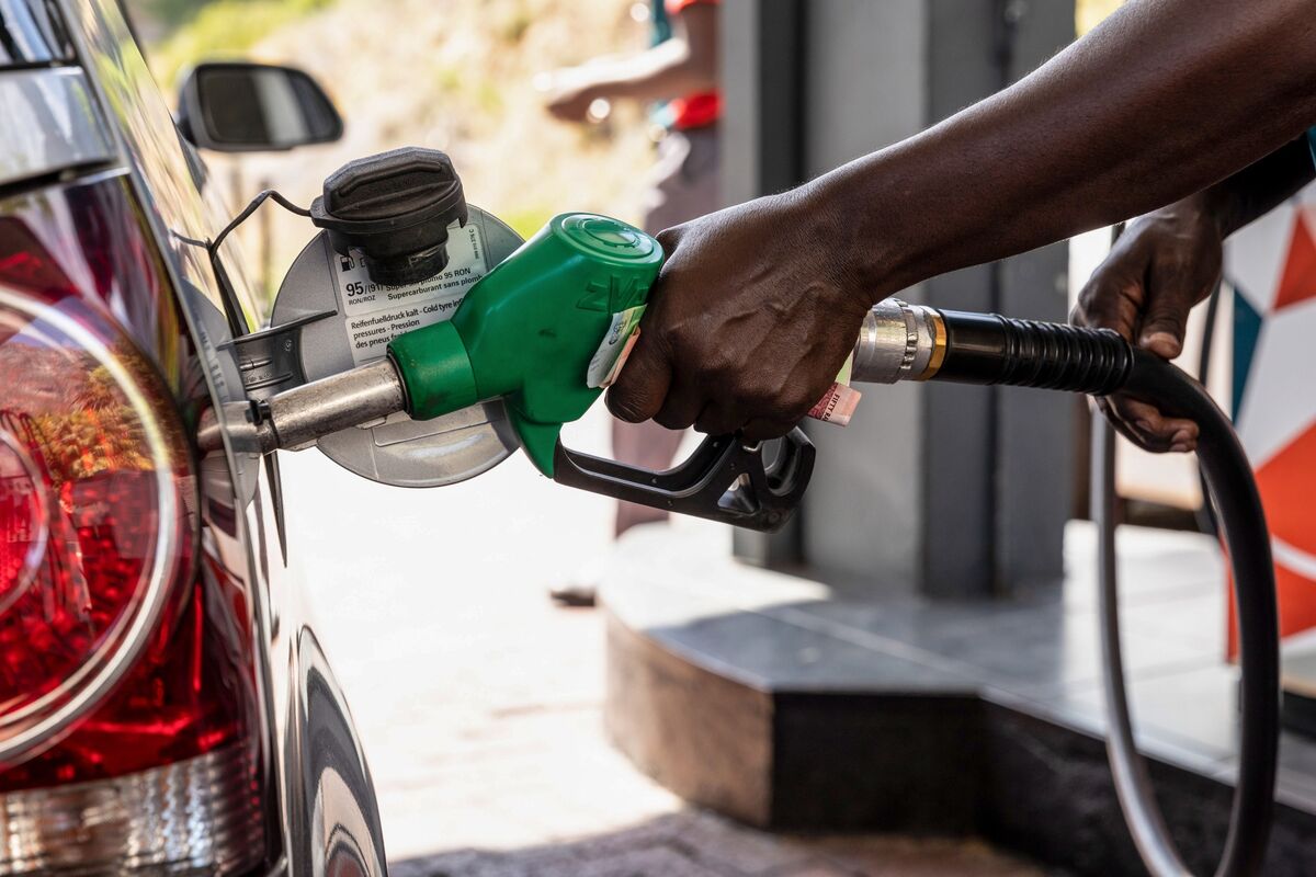 South Africa Extends Fuel Subsidy to Offset Soaring Oil Prices - Bloomberg