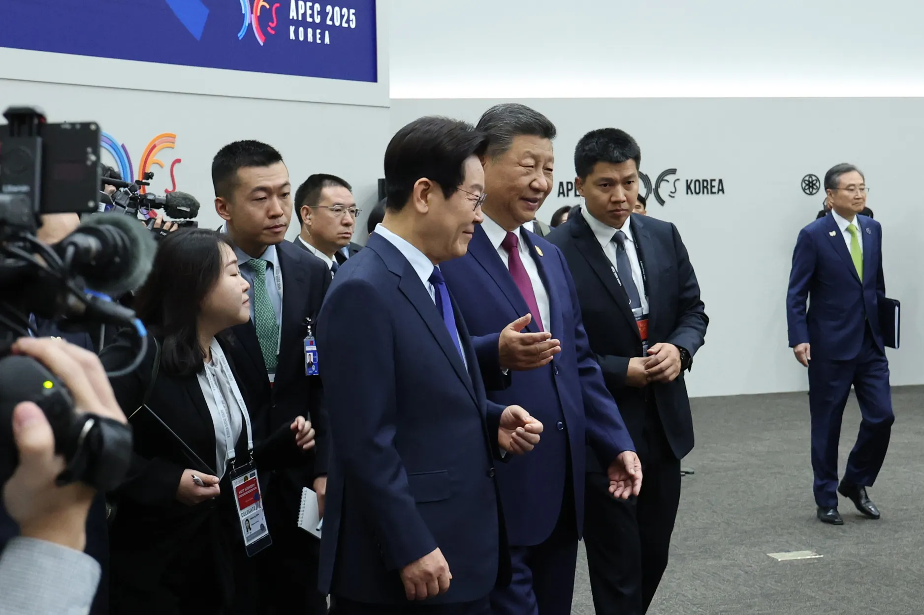習主席、11年ぶり訪韓で李大統領と会談－関係の再構築模索 - Bloomberg