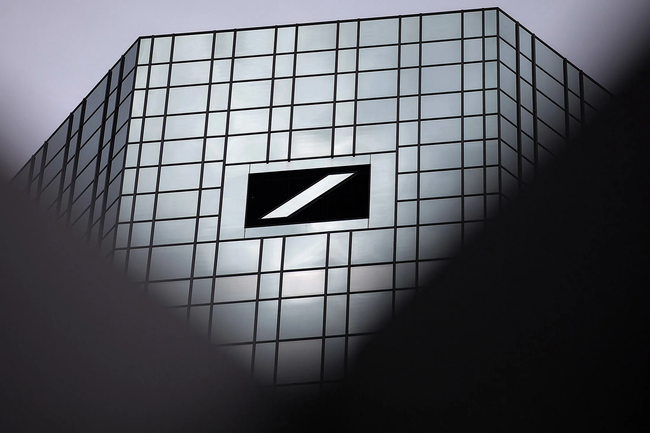 1501135184_deutsche bank