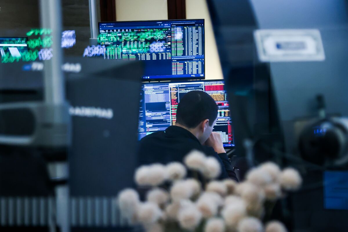 Investor Angst Emerges in Riskiest Stocks on Rate Uncertainty