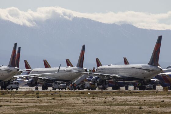 Airlines Squeezed by Delays in $29 Billion U.S. Rescue Funds