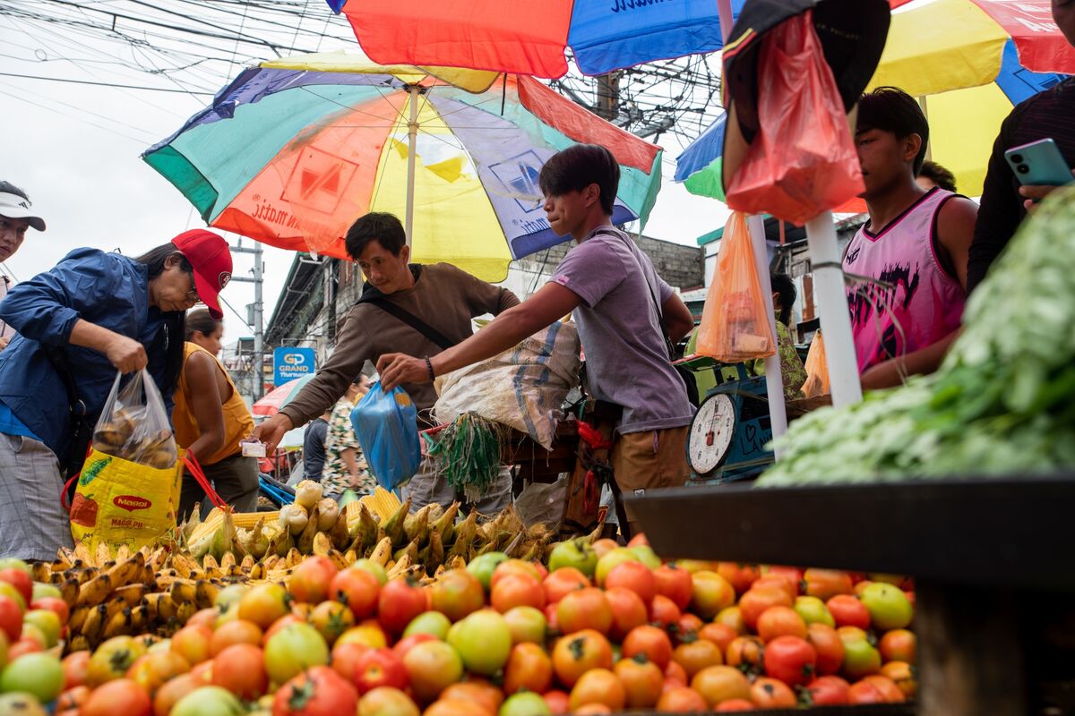 Philippine Inflation Slows for Third Month, Easing Rate Pressure