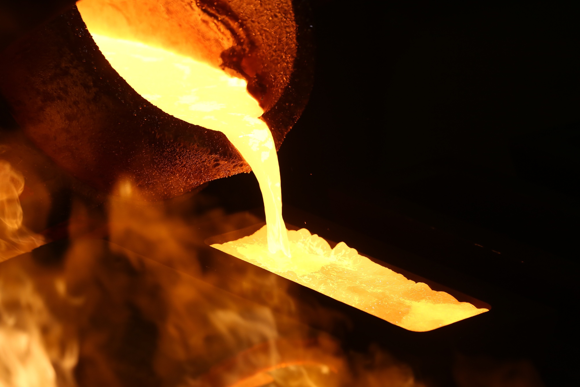 Gold production at JSC Krastsvetmet precious metals plant