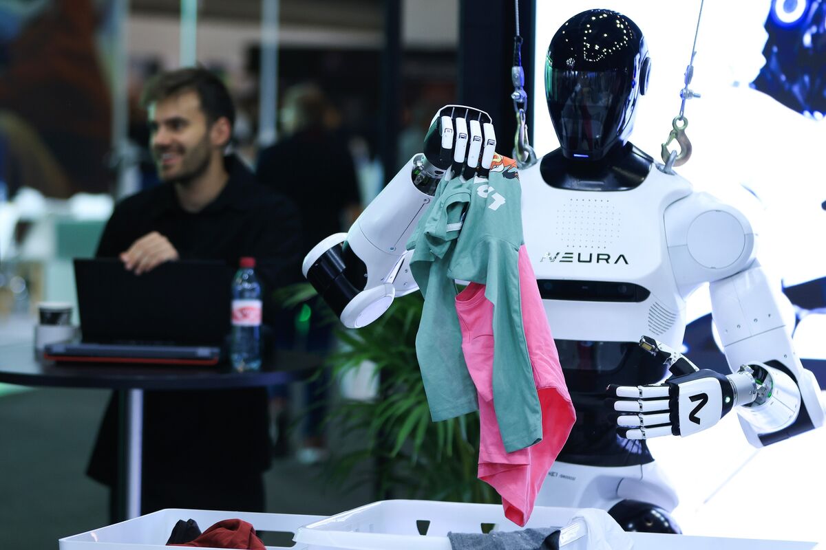 The Era of Humanoid Robots Is Here. The US Needs Control.