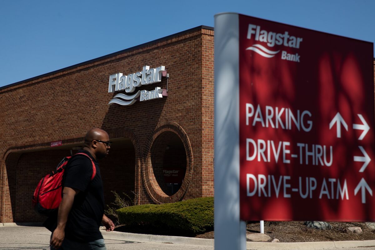 NYCB’s Flagstar to Sell MortgageServicing Unit for 1.4 Billion
