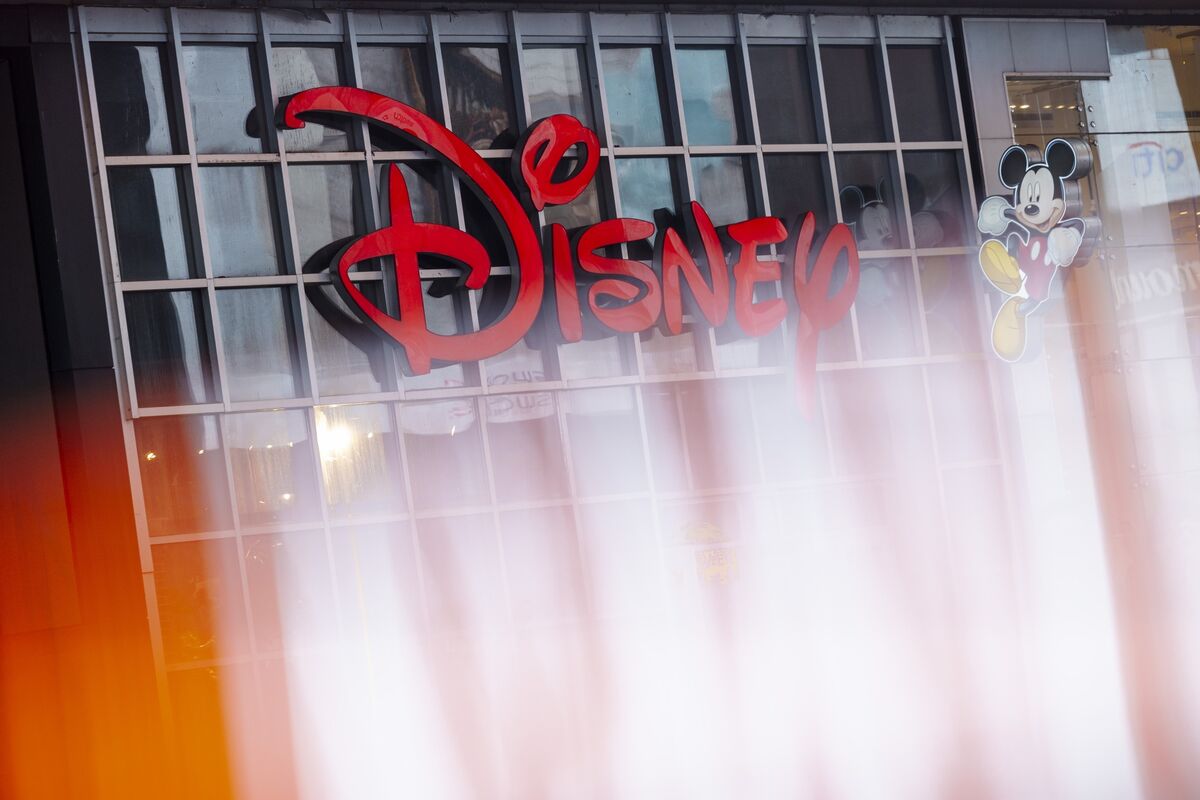 Disney Restores Dividend With 30-Cent, Second-Half Payout