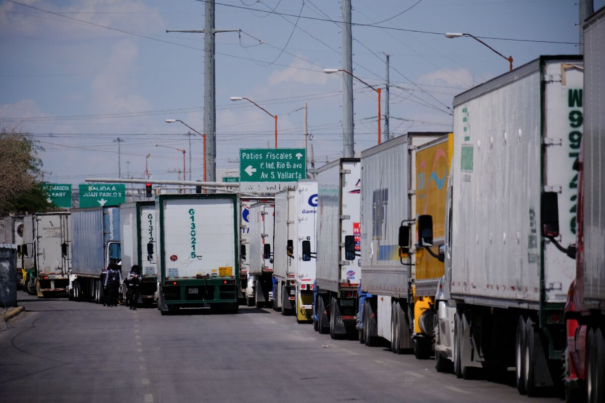 ⚫️ BLOOMBERG: Blocco dei Flussi di Merci: Proteste contro Furti e Diritti sull'Acqua
