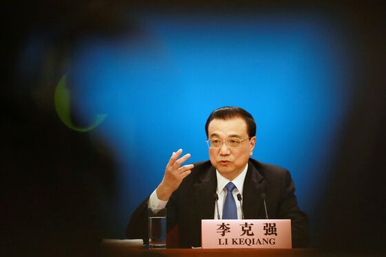 Chinese Premier Li Urges Bigger Tax Cuts to Ensure Economic Growth