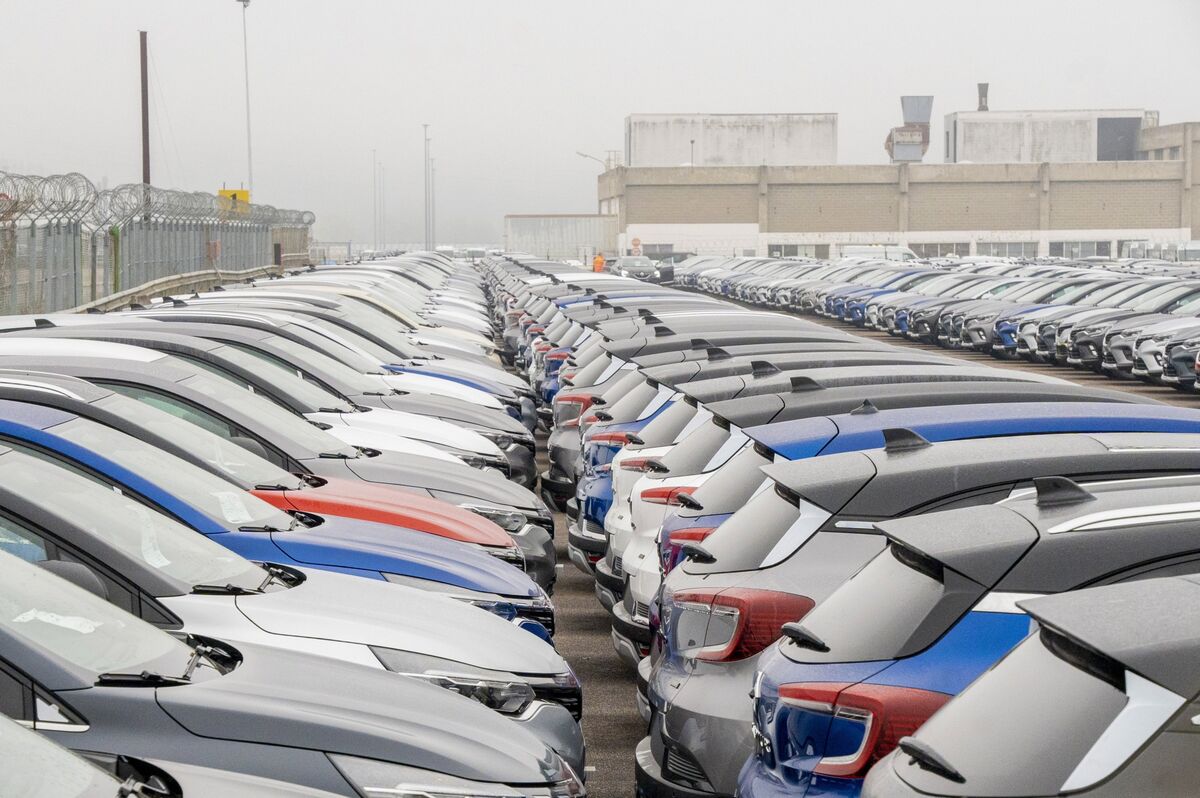 France Pushes EU to Support Local Production in Auto Relief Deal France Pushes EU to Support Local Production in Auto Relief Deal