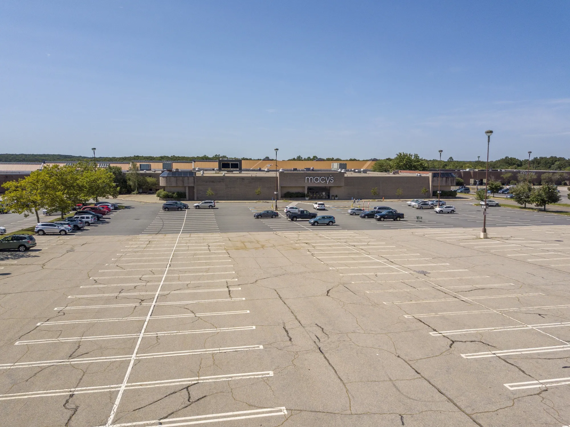 Retail Bankruptcies Will Push Mid-Range Malls Over The Edge