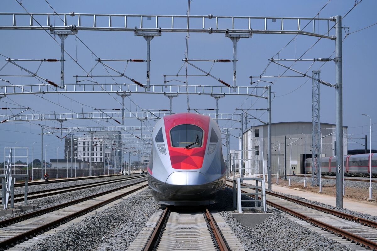 Indonesia Postpones Opening of High-Speed Rail Due to Safety Concerns