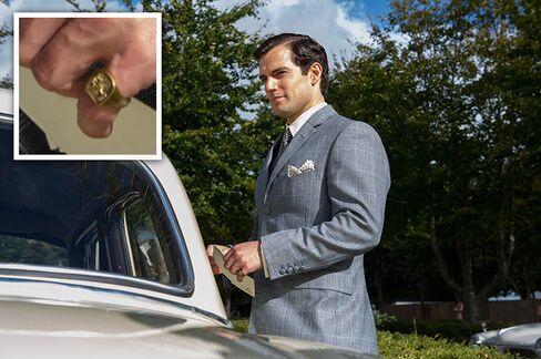 Actor Henry Cavill and his custom signet ring in The Man From U.N.C.L.E.