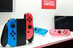 relates to 任天堂、スイッチ小型版を早ければ19年度中にも発売する意向-報道