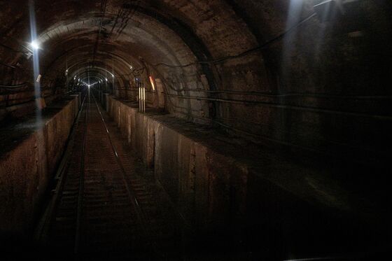 Amtrak Works to Keep the NYC Rail Tunnel Open Until Its Gateway Project Is Done
