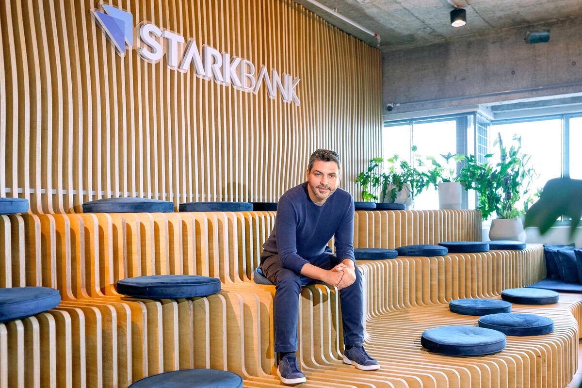 Bezos-Backed Bank Startup Targets Brazilian Crypto Businesses