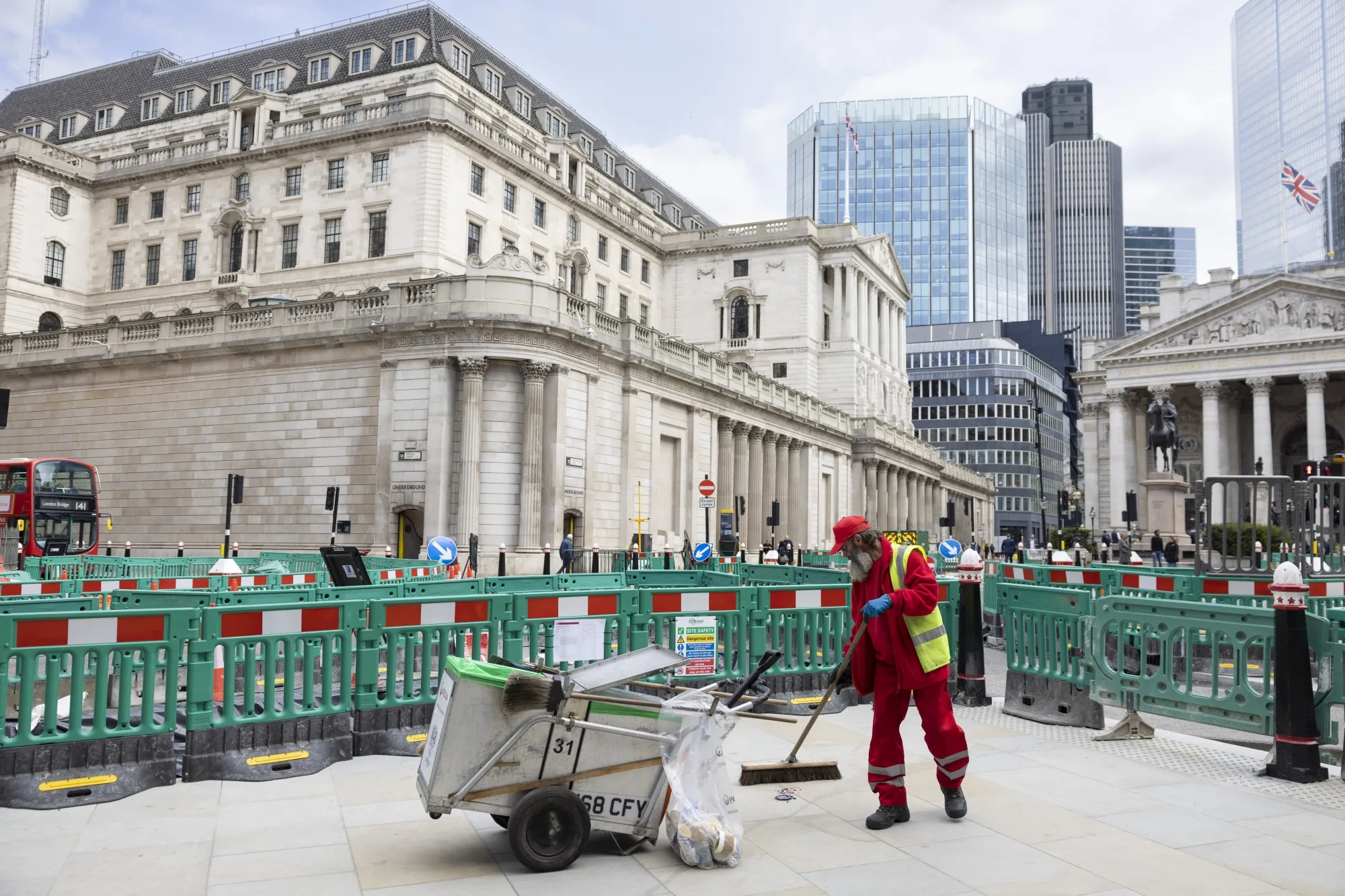 Public Worker Pay Rises May Be Next Victim of Stubborn UK Inflation ...