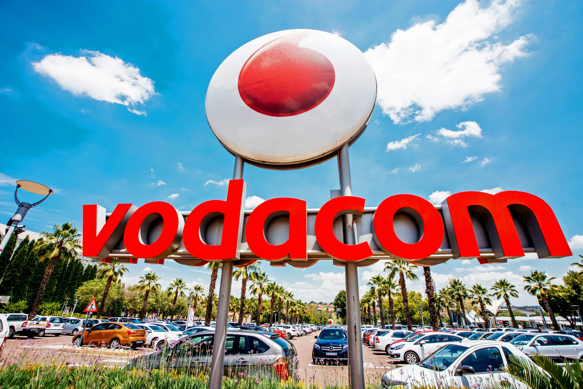 Vodacom Plans $1.3 Billion Share Sale to Raise Black Stake