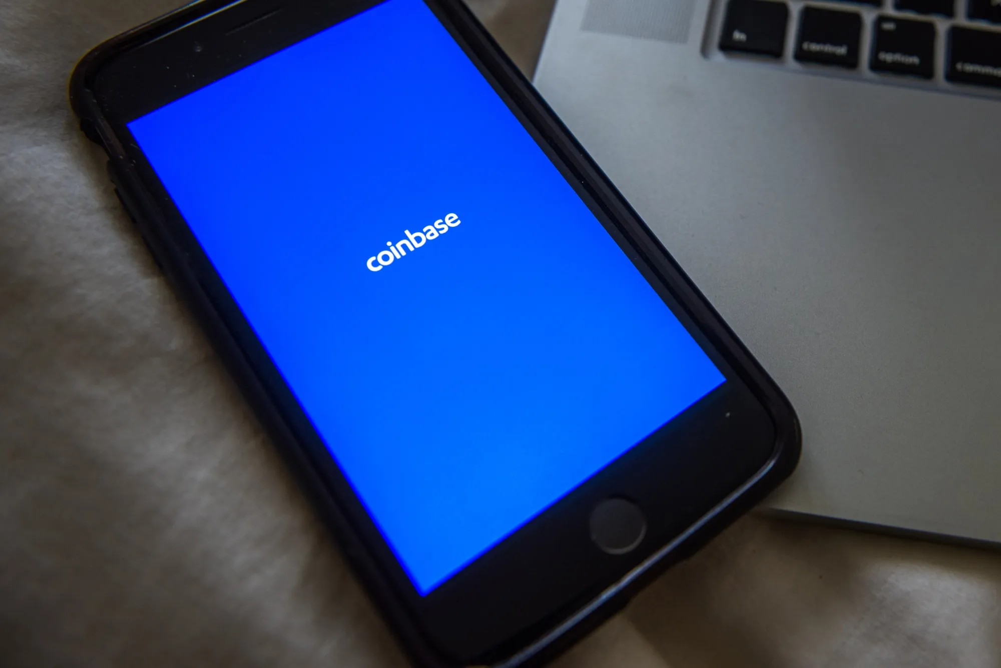 Coinbase (COIN) to Rescind Accepted Job Offers, Extend Hiring Freeze -  Bloomberg