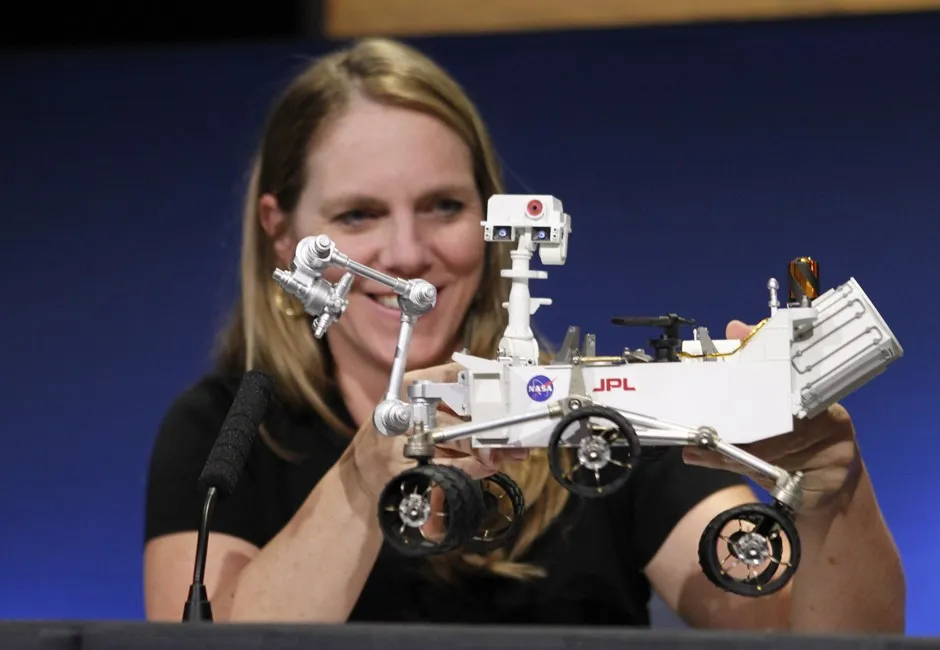 At NASA's Jet Propulsion Lab, Women and Minorities Become Rocket ...
