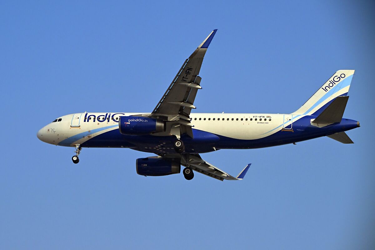 IndiGo Posts Second Straight Quarterly Loss as Fuel Costs Surge