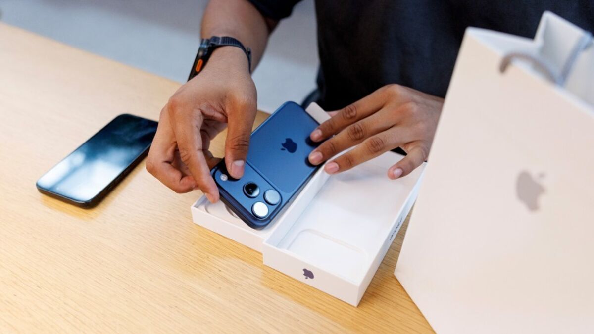 Apple’s iPhone 17 Outsells Previous Model in US, China
