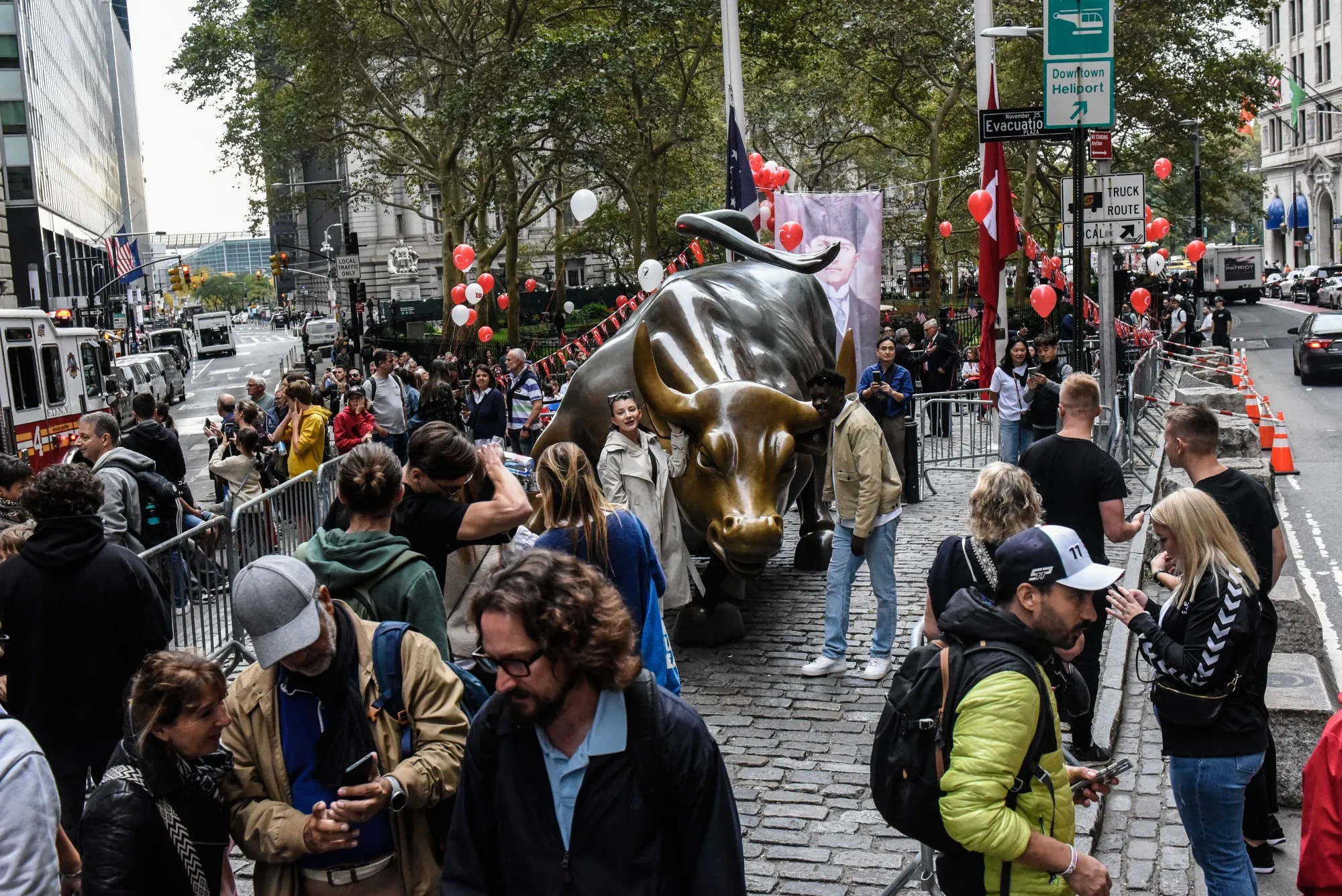 The current disjunction between the stock market and economy seems extreme.&nbsp;