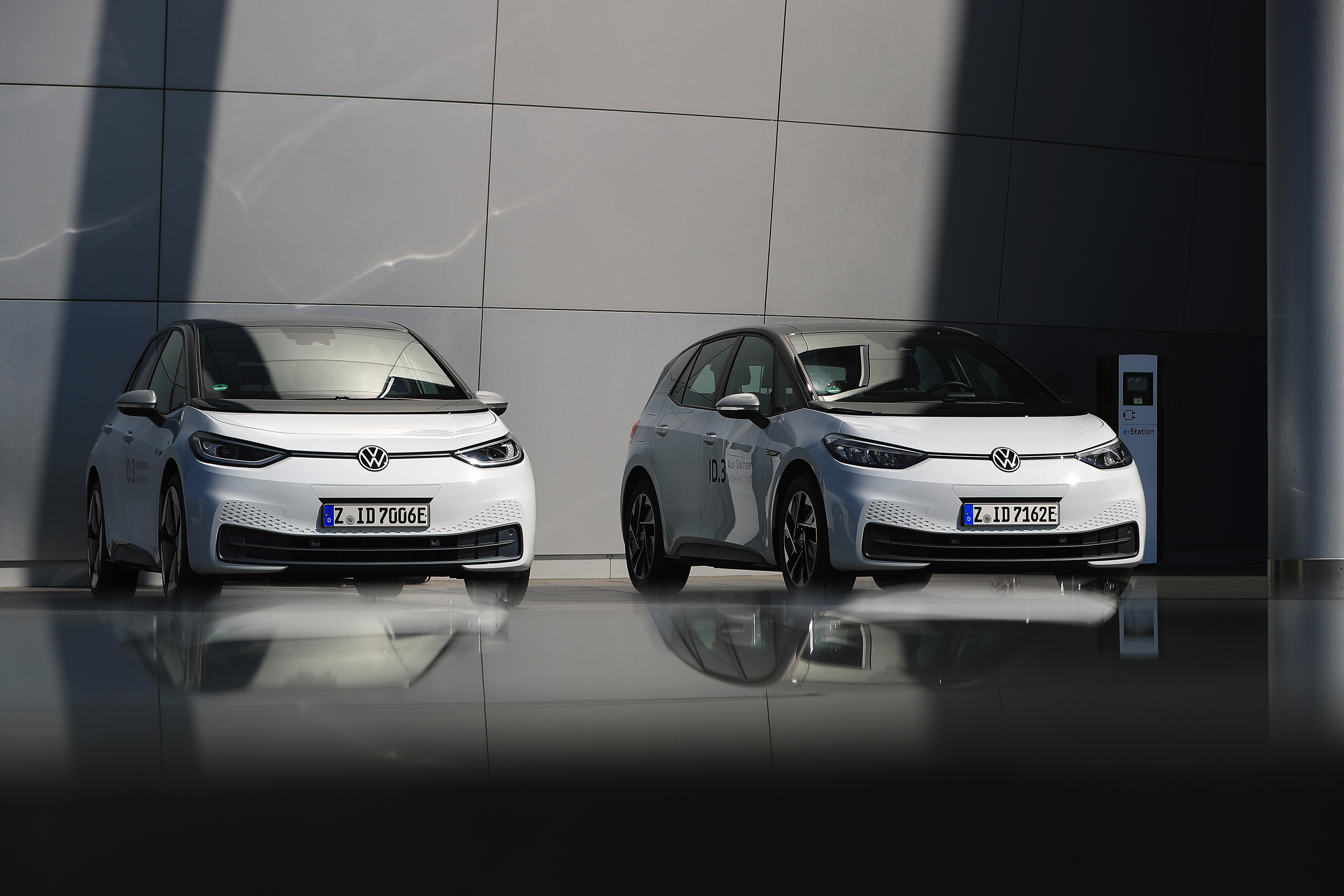 Volkswagen Reveals Electric ID.7 Sedan to Compete With Tesla Model 3