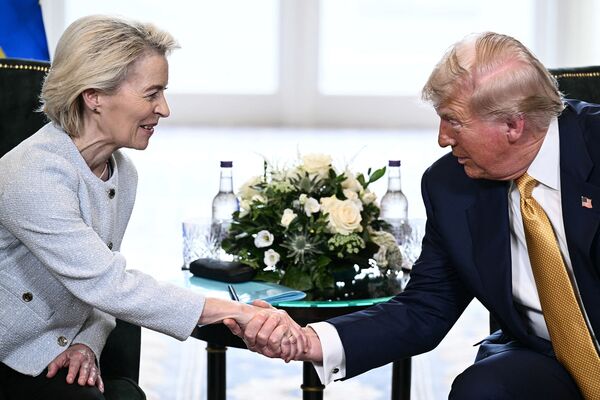 TOPSHOT-BRITAIN-SCOTLAND-US-EU-TRUMP