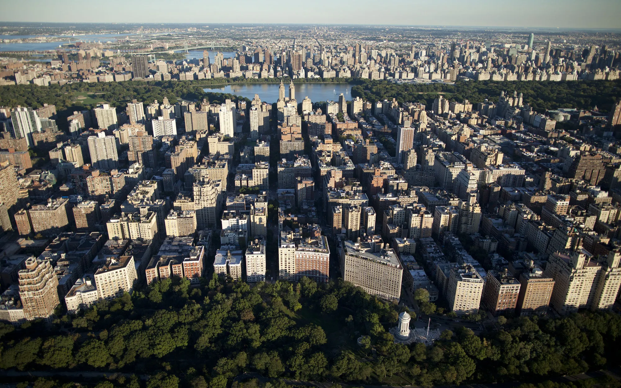 NYC Bonds Draw \"Strong Demand\" Abroad As Yield Exceeds Spain\'s Left