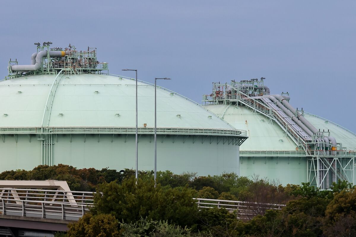 Inpex Signs Preliminary Supply Deals for Indonesian LNG Project