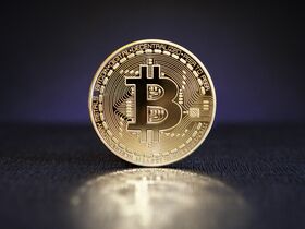 relates to Traders Piling Into Overvalued Crypto Funds Risk a Painful Exit