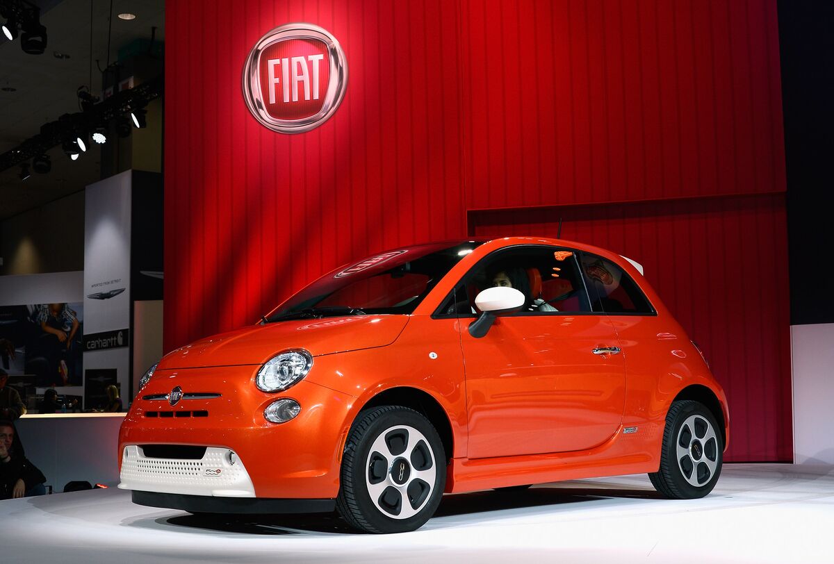 Stellantis Suspends Electric Fiat 500 Production