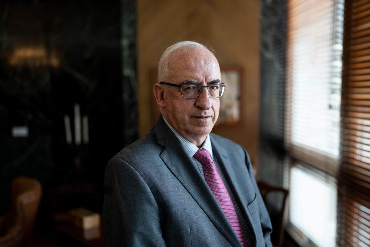 Colombia’s Top Central Banker Signals He Won’t Cave to Pressure