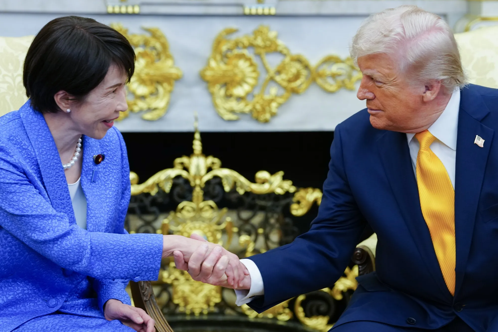 高市早苗首相（左）とトランプ米大統領