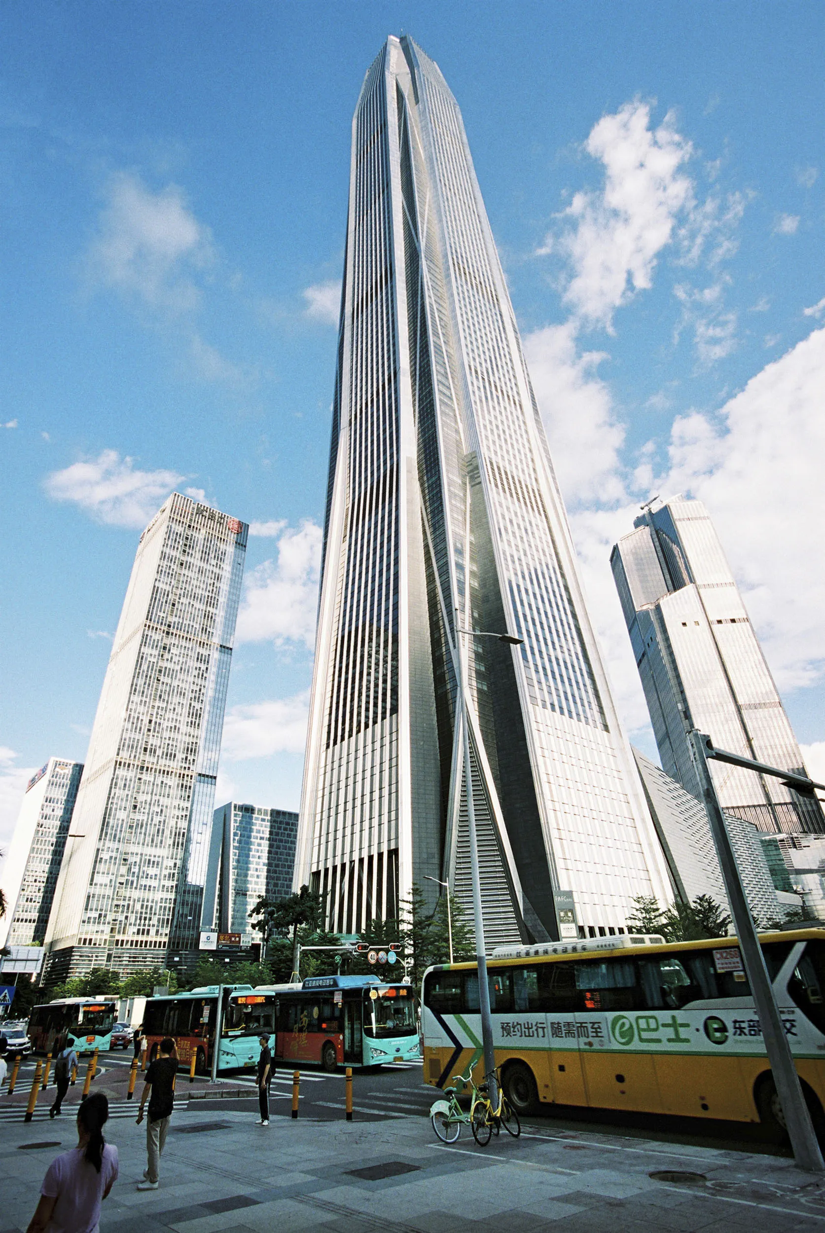 BYD buses on the streets of Shenzhen.