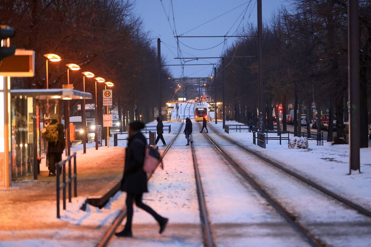 bloomberg.com - Elena Mazneva - Europe Gas Set for Biggest Monthly Gain Since 2023 Amid Cold Snaps