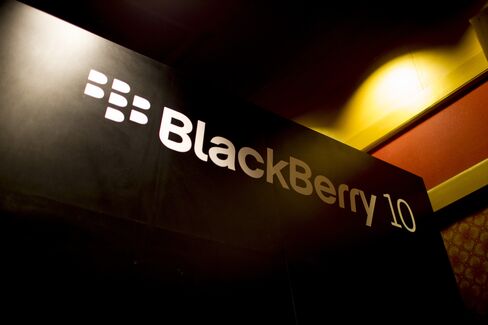 RIM Says 150 Carriers Keep It From Palm's Fate